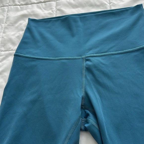 💙 Lululemon Align Shorts - Picture 2 of 7